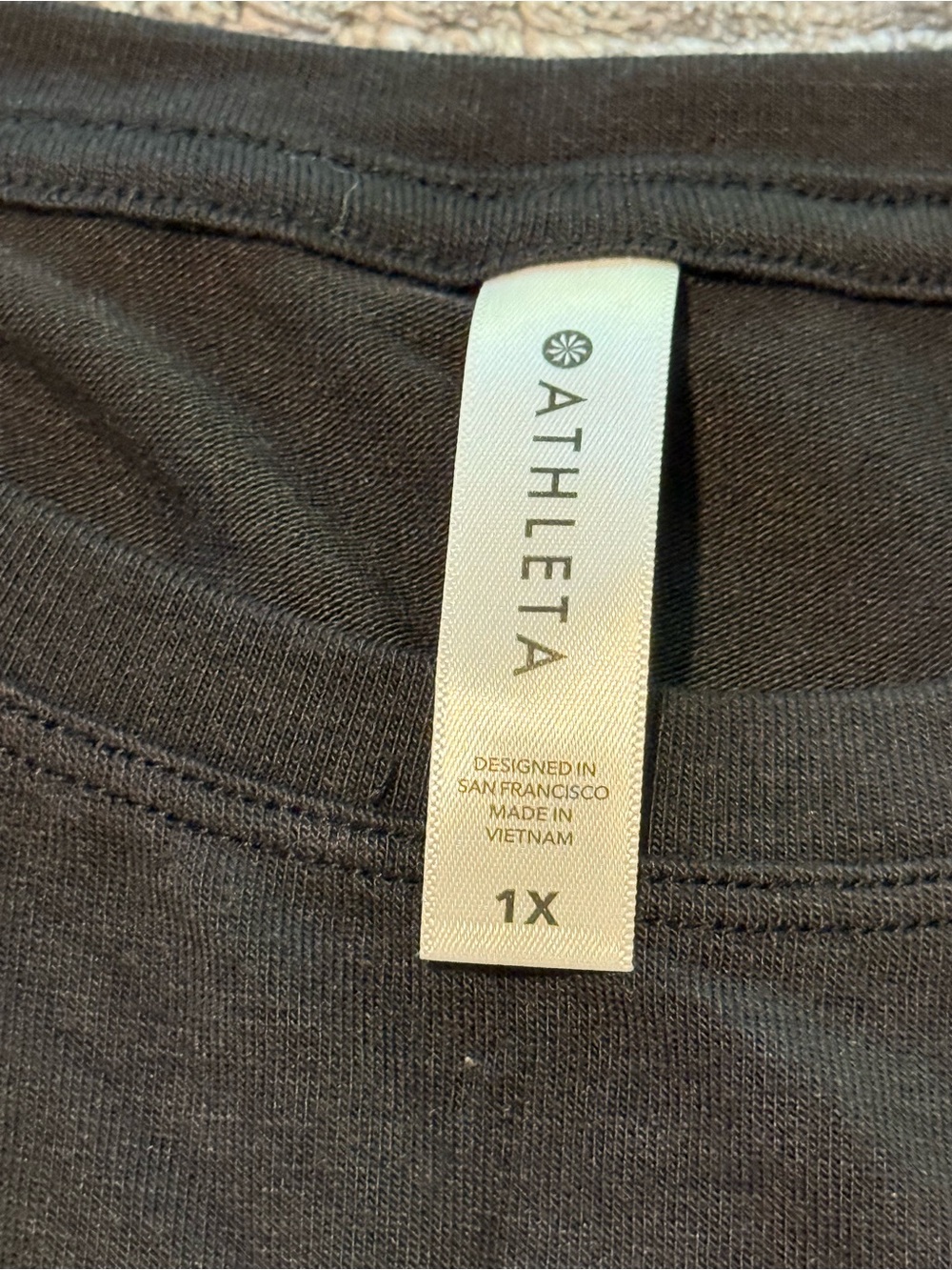 Athleta Black Sleeveless Muscle Tank Top - Picture 3 of 4